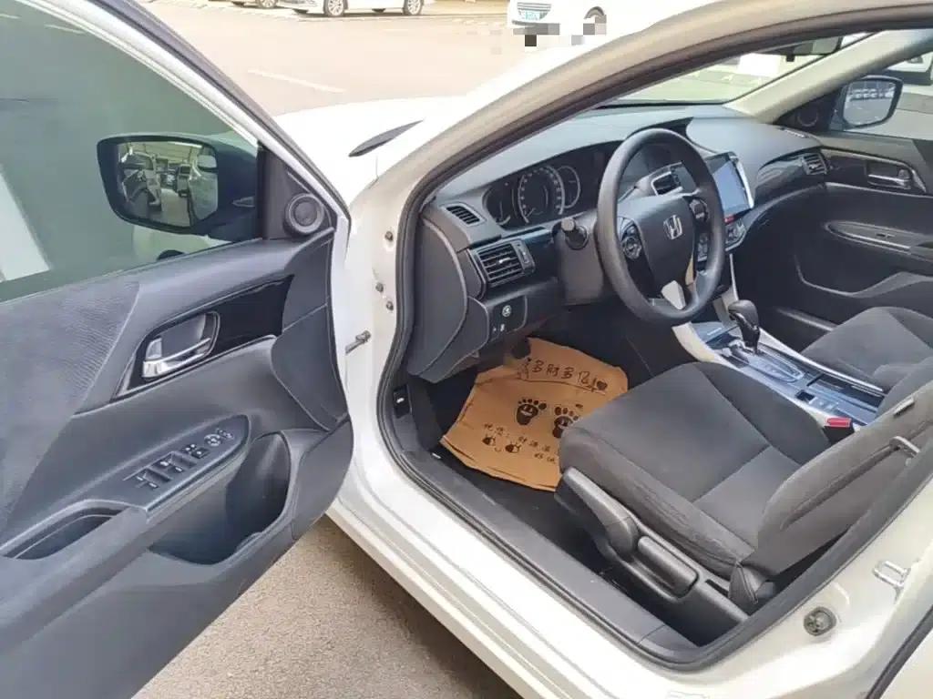 2016 Honda Accord 2.0L Comfort Edition — миниатюра 16