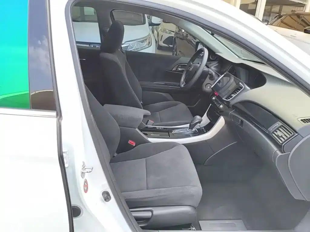2016 Honda Accord 2.0L Comfort Edition — миниатюра 25