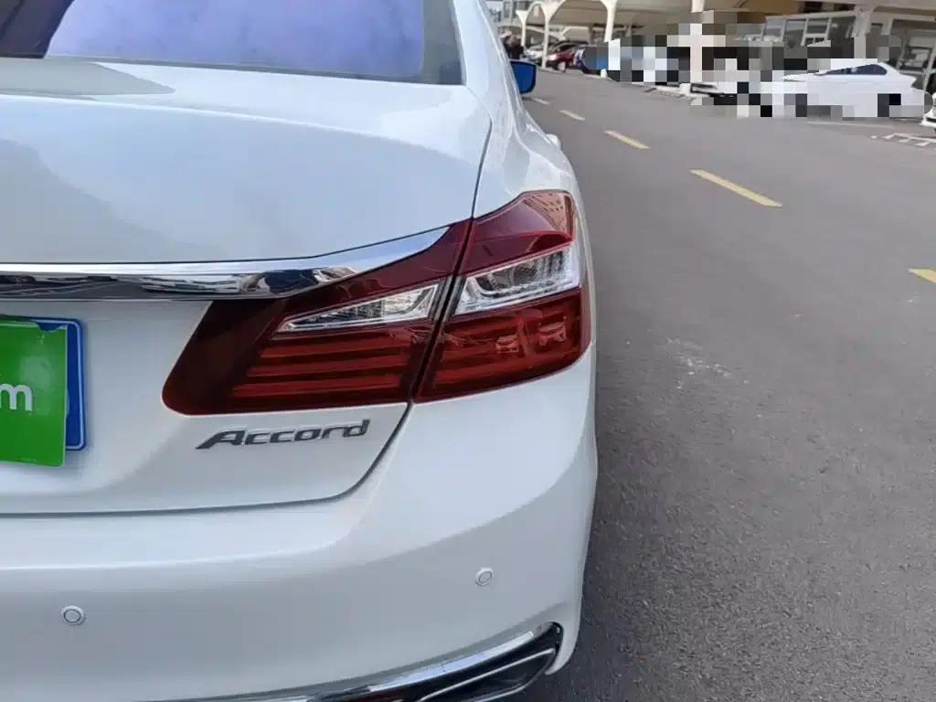 2016 Honda Accord 2.0L Comfort Edition — миниатюра 8