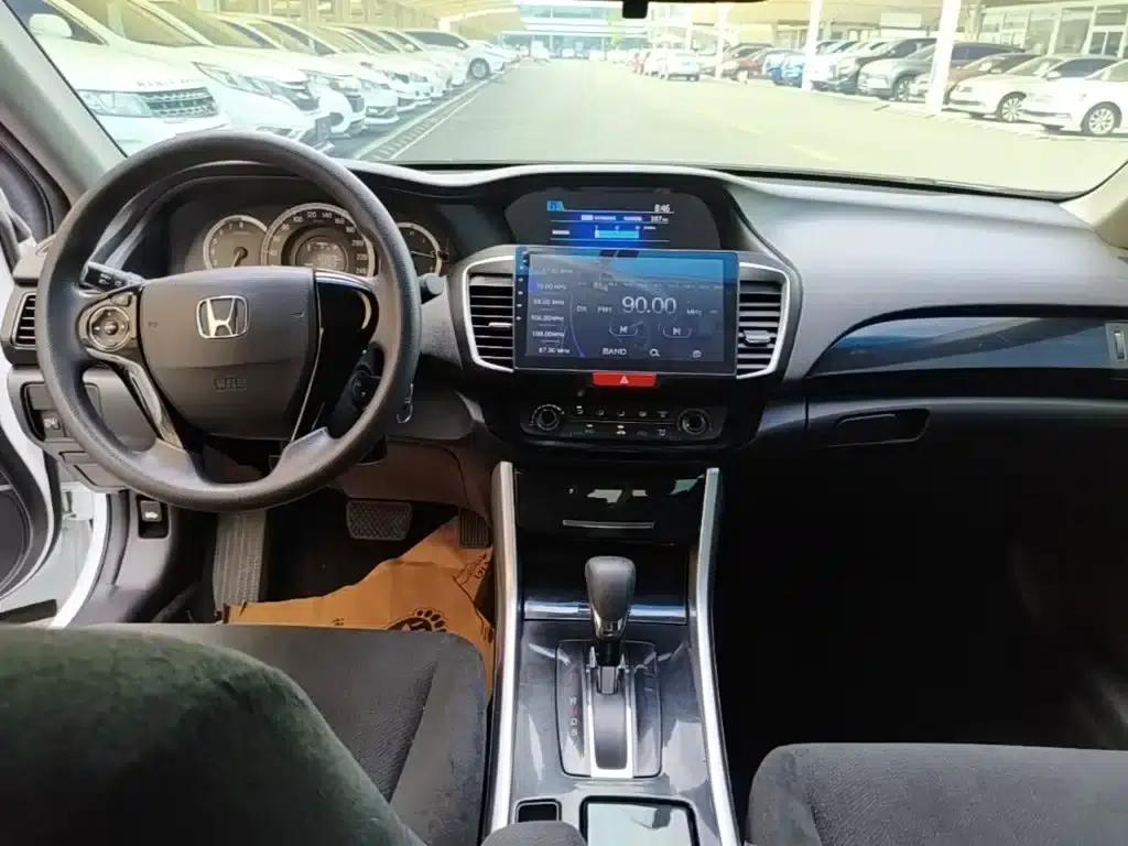 2016 Honda Accord 2.0L Comfort Edition — миниатюра 10