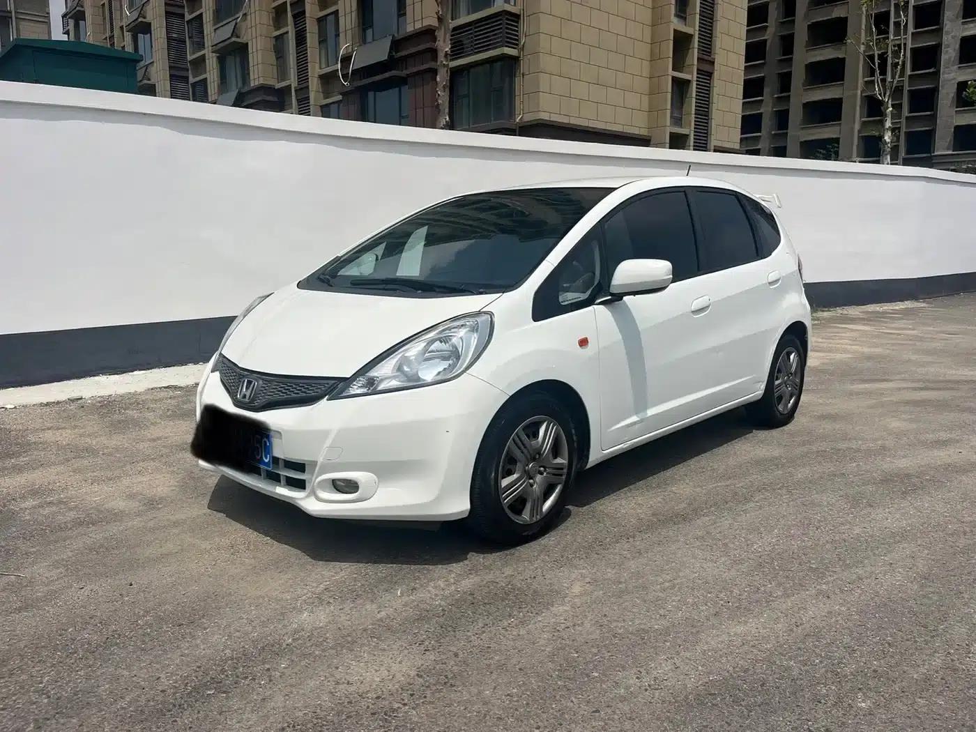 Honda Fit 2011 1.3L Manual Comfort Edition — миниатюра 1