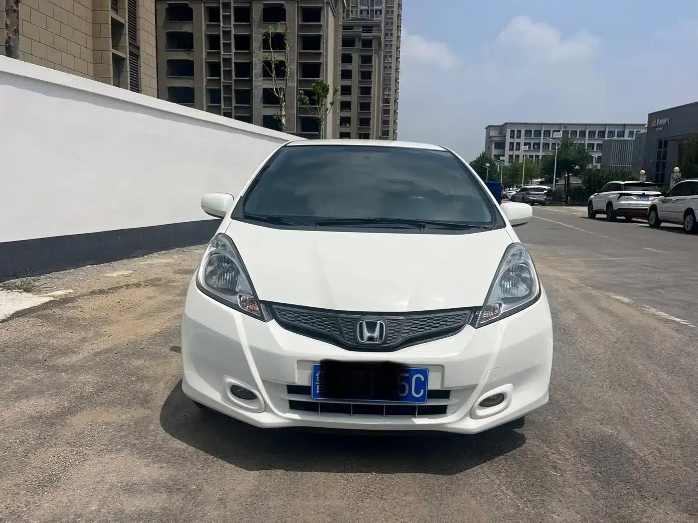 Honda Fit 2011 1.3L Manual Comfort Edition — миниатюра 2