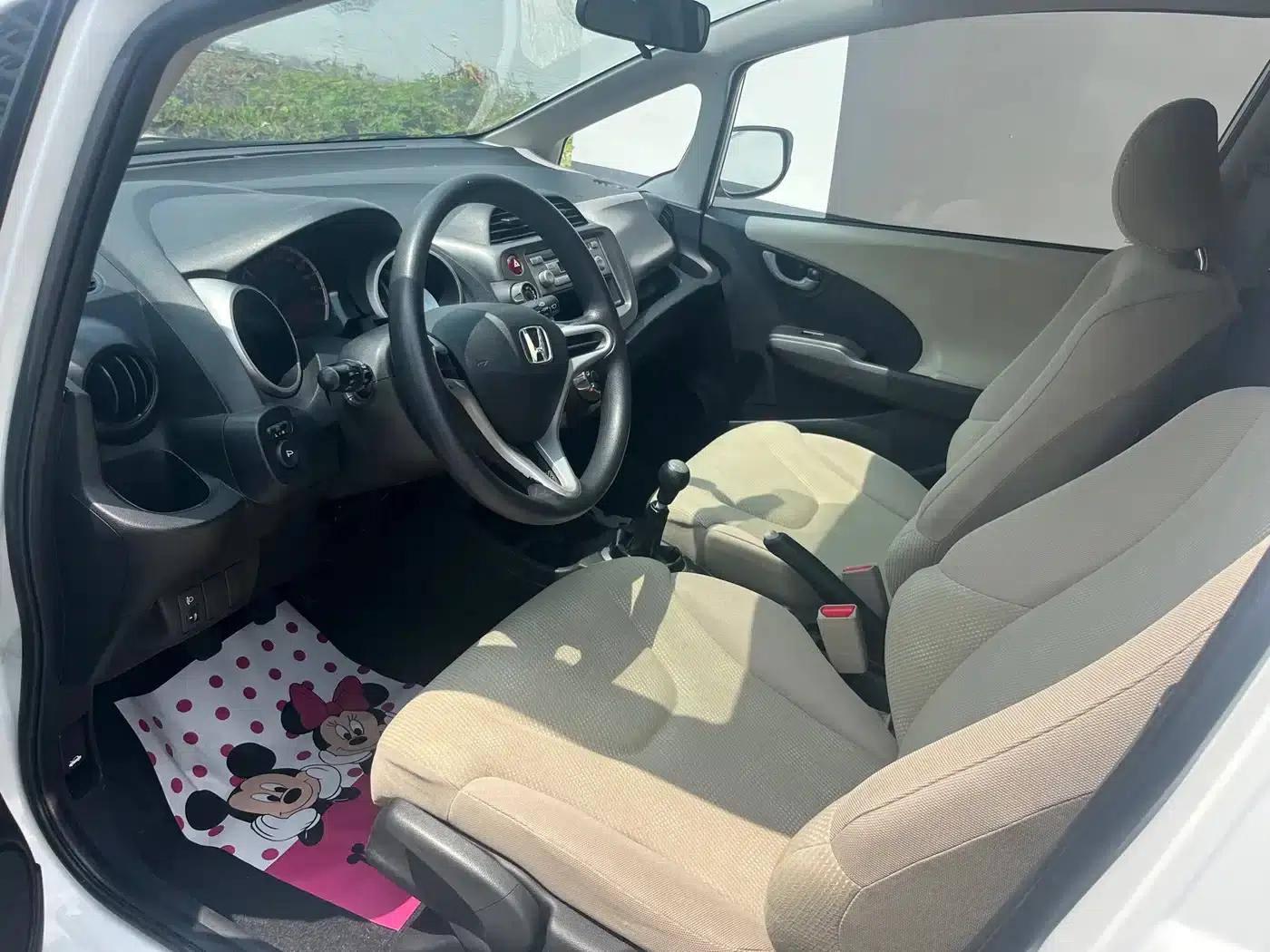 Honda Fit 2011 1.3L Manual Comfort Edition — миниатюра 9