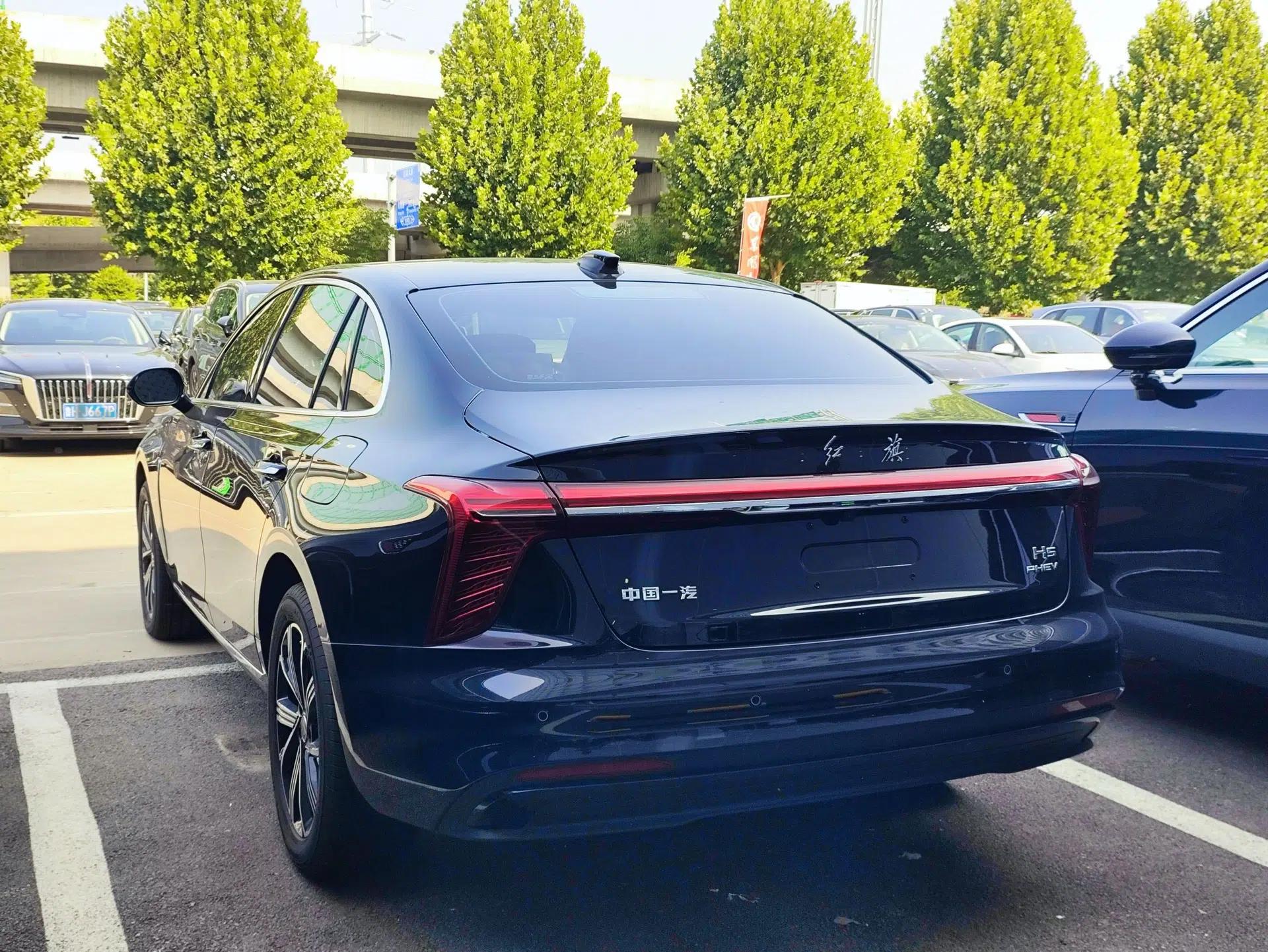 Hongqi H5 PHEV 2025 130 Super Hybrid Version — миниатюра 4