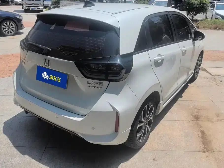 LIFE 2021 1.5L CVT SPORT Edition — миниатюра 3