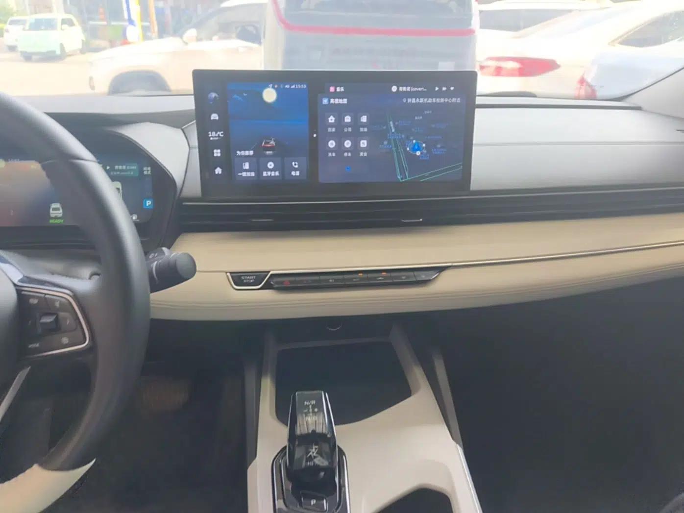Geely Auto Emgrand L HiP 2022 1.5TD-DHT Pro 100KM Super Swift — миниатюра 15