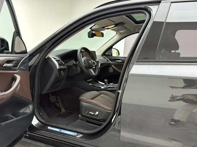 BMW X3 2022 xDrive30i Leading Edition M Sport Package — миниатюра 17