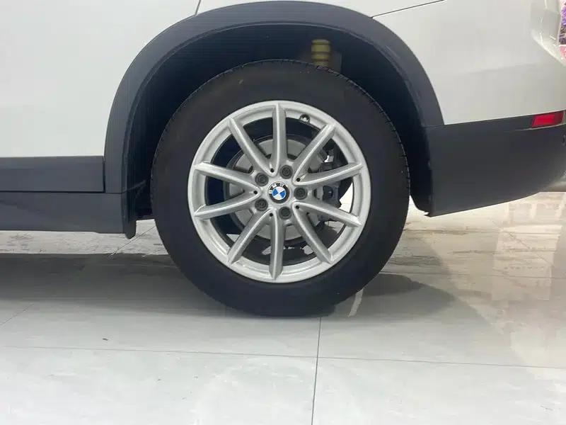 BMW X1 2019 sDrive18Li Fashion Edition — миниатюра 9