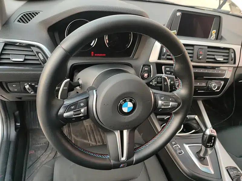 BMW 1 Series (Imported) 2018 118i Leading Edition — миниатюра 11