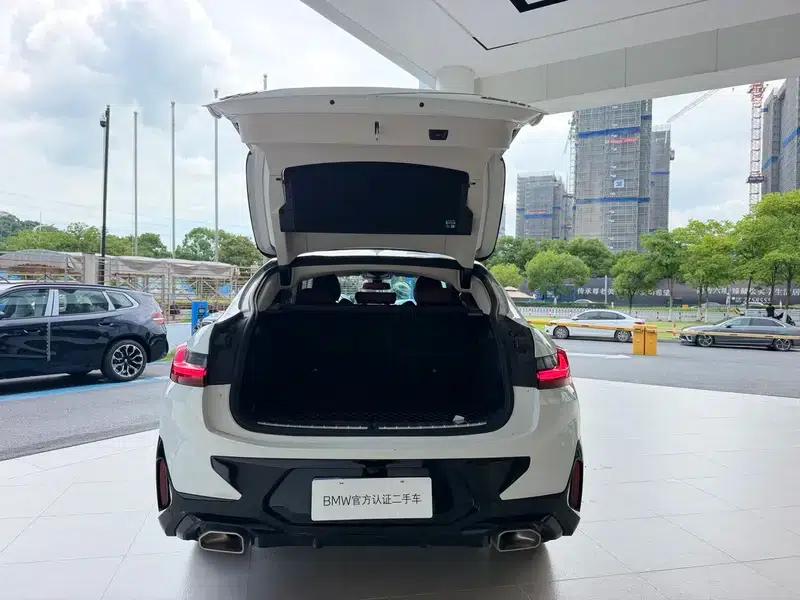 2022 BMW X4 xDrive 25i M Sport Package — миниатюра 7