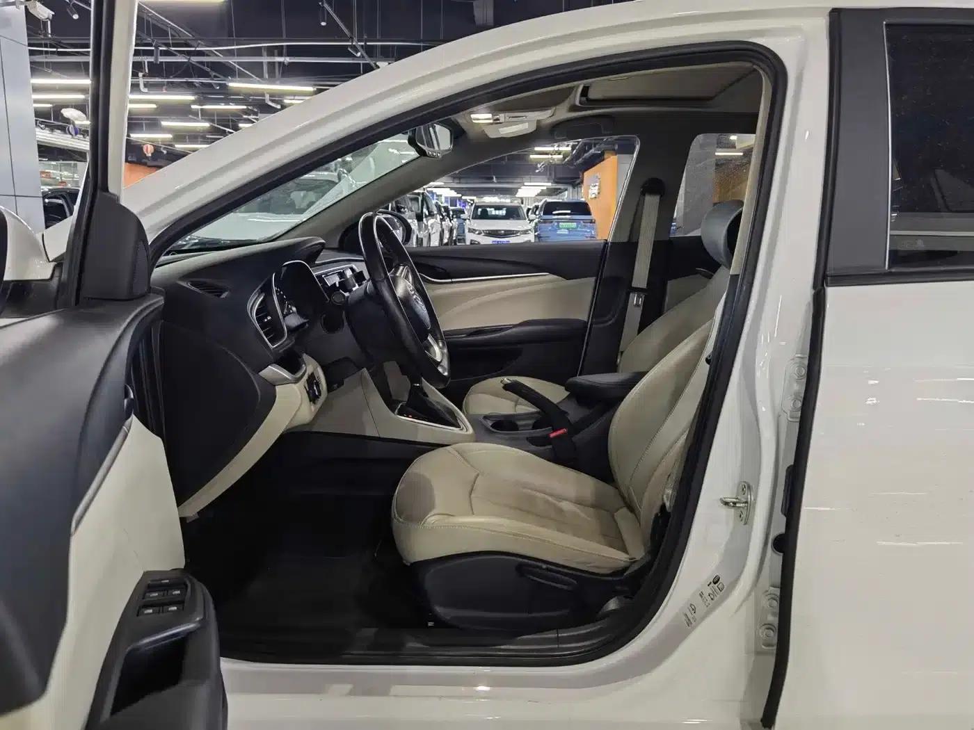 Buick Excelle 2019 15T Dual-Clutch Connected Elite (National V Emission Standard) — миниатюра 4