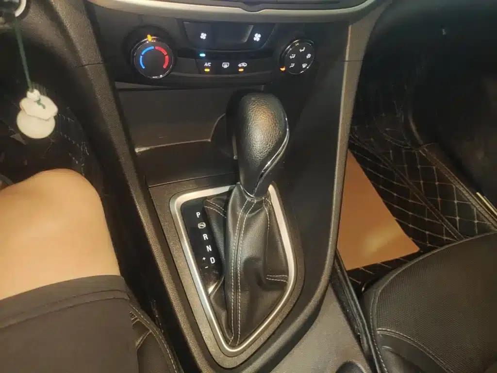 Buick Excelle 2021 Facelift Classic 1.5L Automatic Elite — миниатюра 14