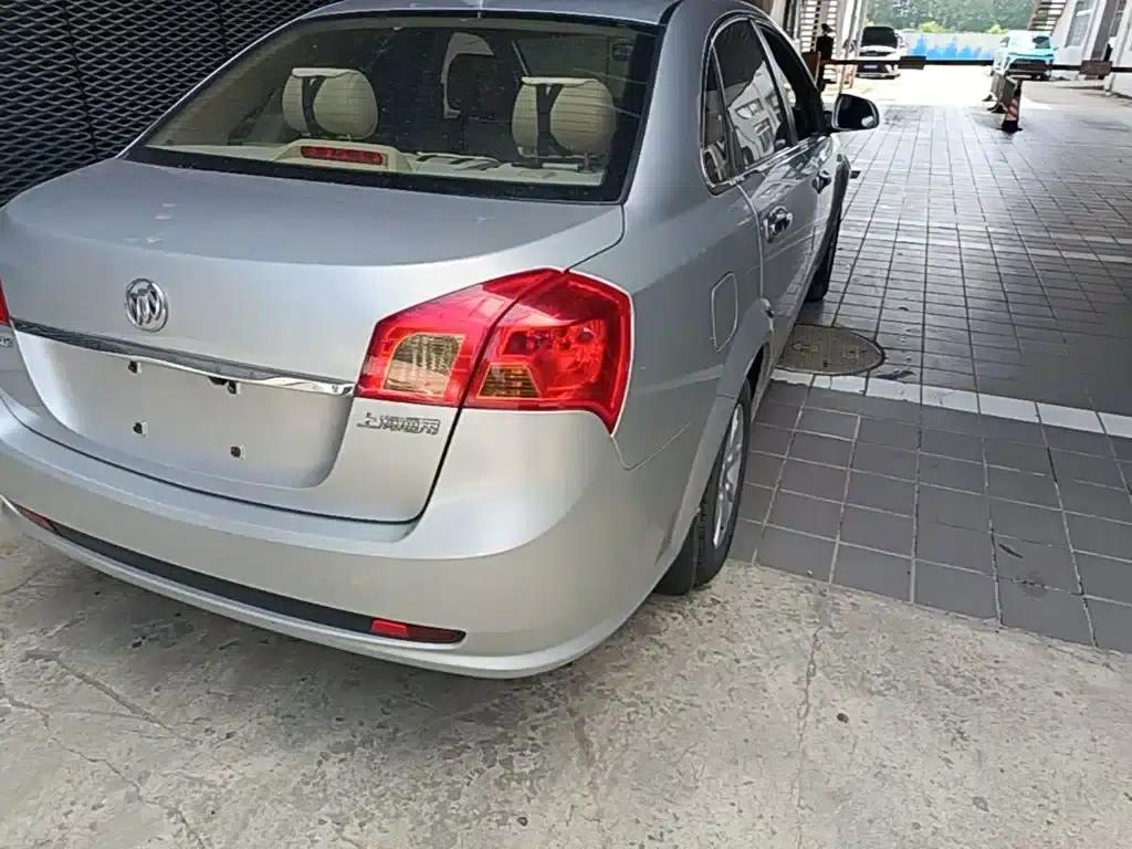 Buick Excelle 2013 1.5L Manual Classic — миниатюра 8