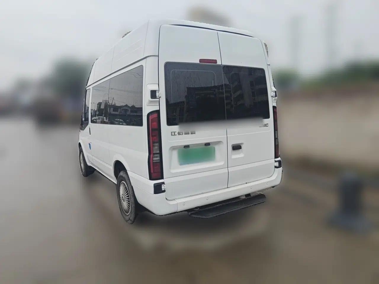 JMC Fushun 2022 2.0T Manual Multi-Function Passenger Vehicle Short Wheelbase Mid-Height Roof 6-Seater — миниатюра 4