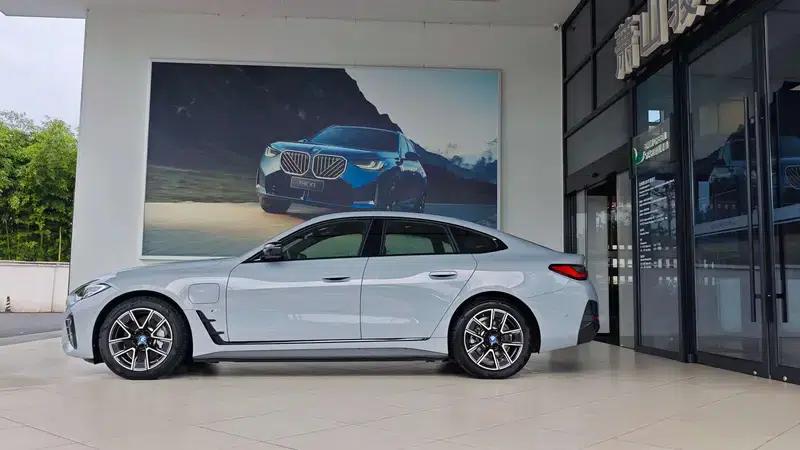 BMW i4 2023 eDrive40 — миниатюра 3