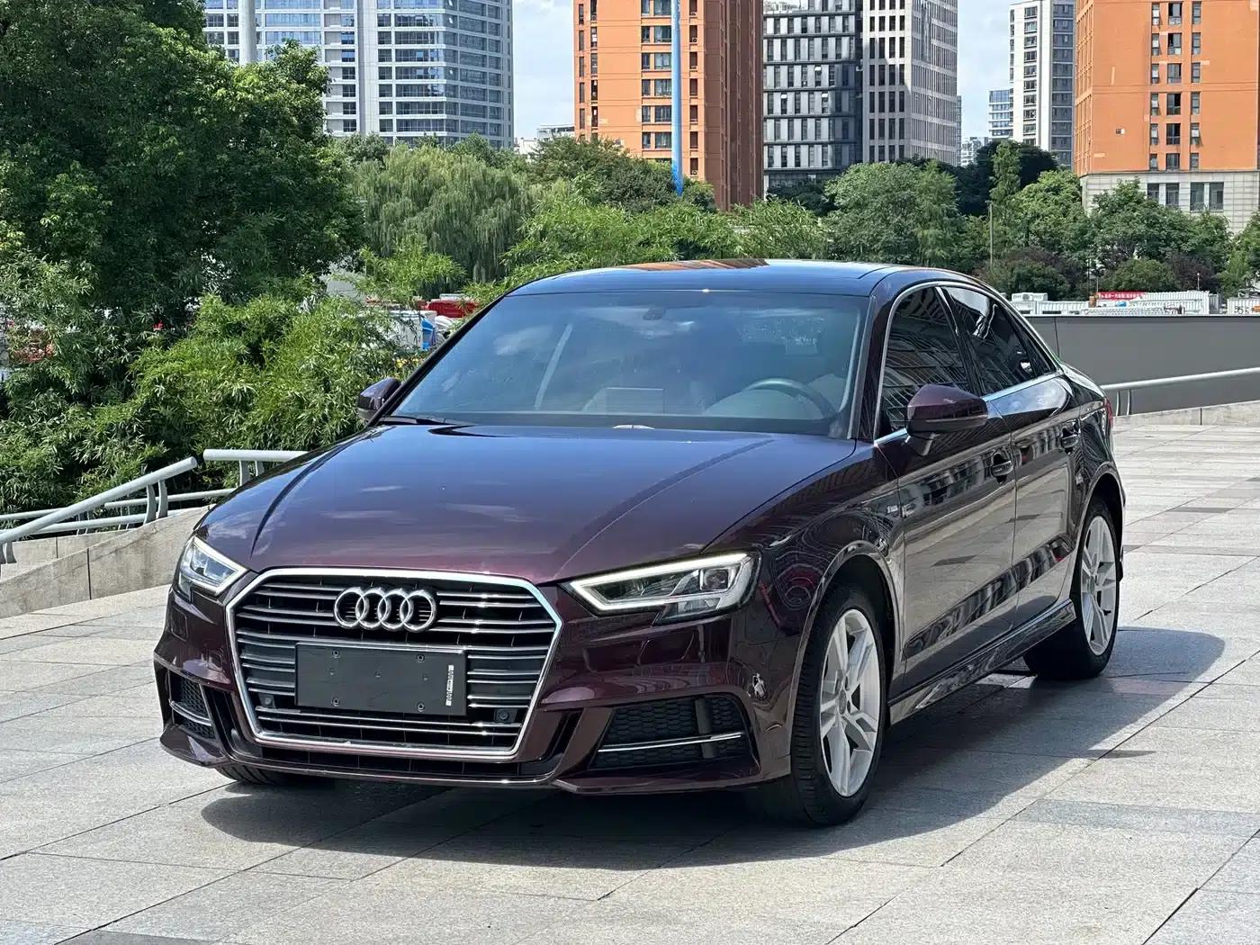 Audi A3 2018 30th Anniversary Edition Limousine 35 TFSI Fashion Model — миниатюра 1