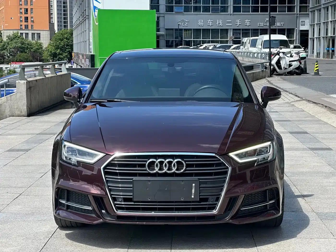 Audi A3 2018 30th Anniversary Edition Limousine 35 TFSI Fashion Model — миниатюра 2