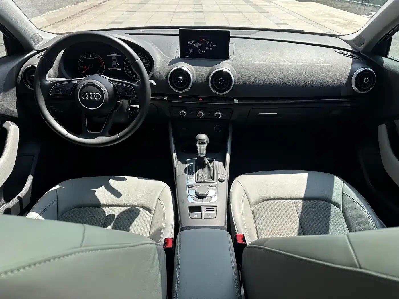 Audi A3 2018 30th Anniversary Edition Limousine 35 TFSI Fashion Model — миниатюра 18