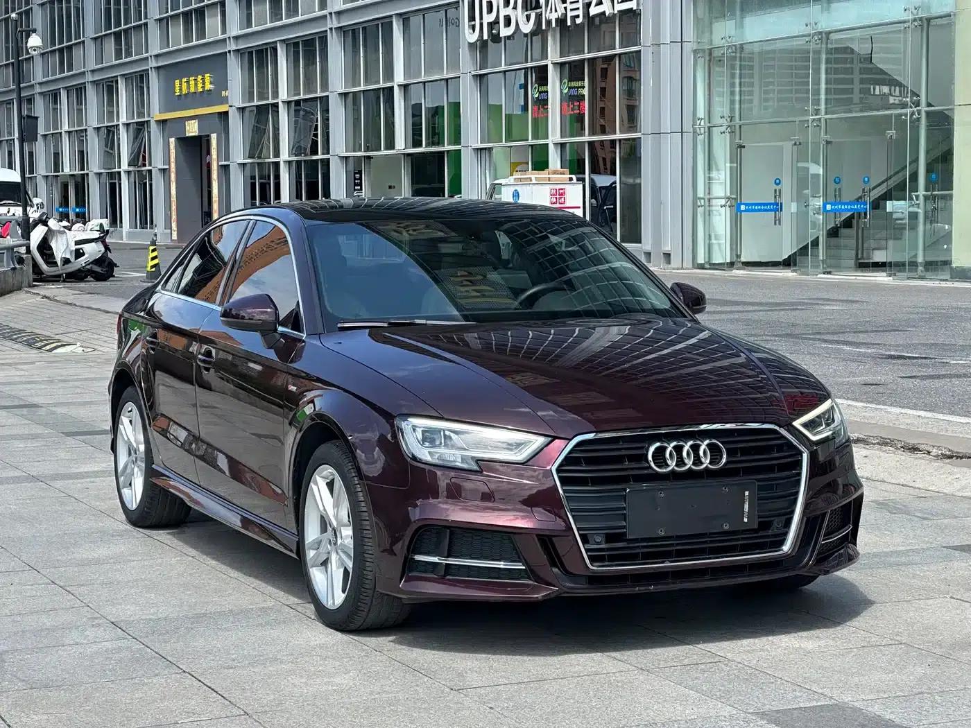 Audi A3 2018 30th Anniversary Edition Limousine 35 TFSI Fashion Model — миниатюра 3