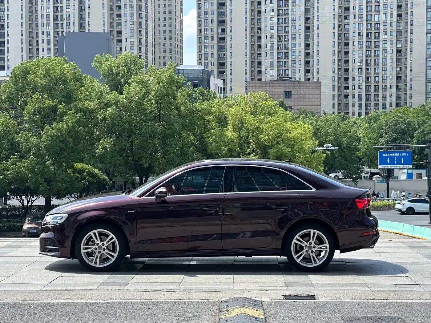 Audi A3 2018 30th Anniversary Edition Limousine 35 TFSI Fashion Model — миниатюра 7