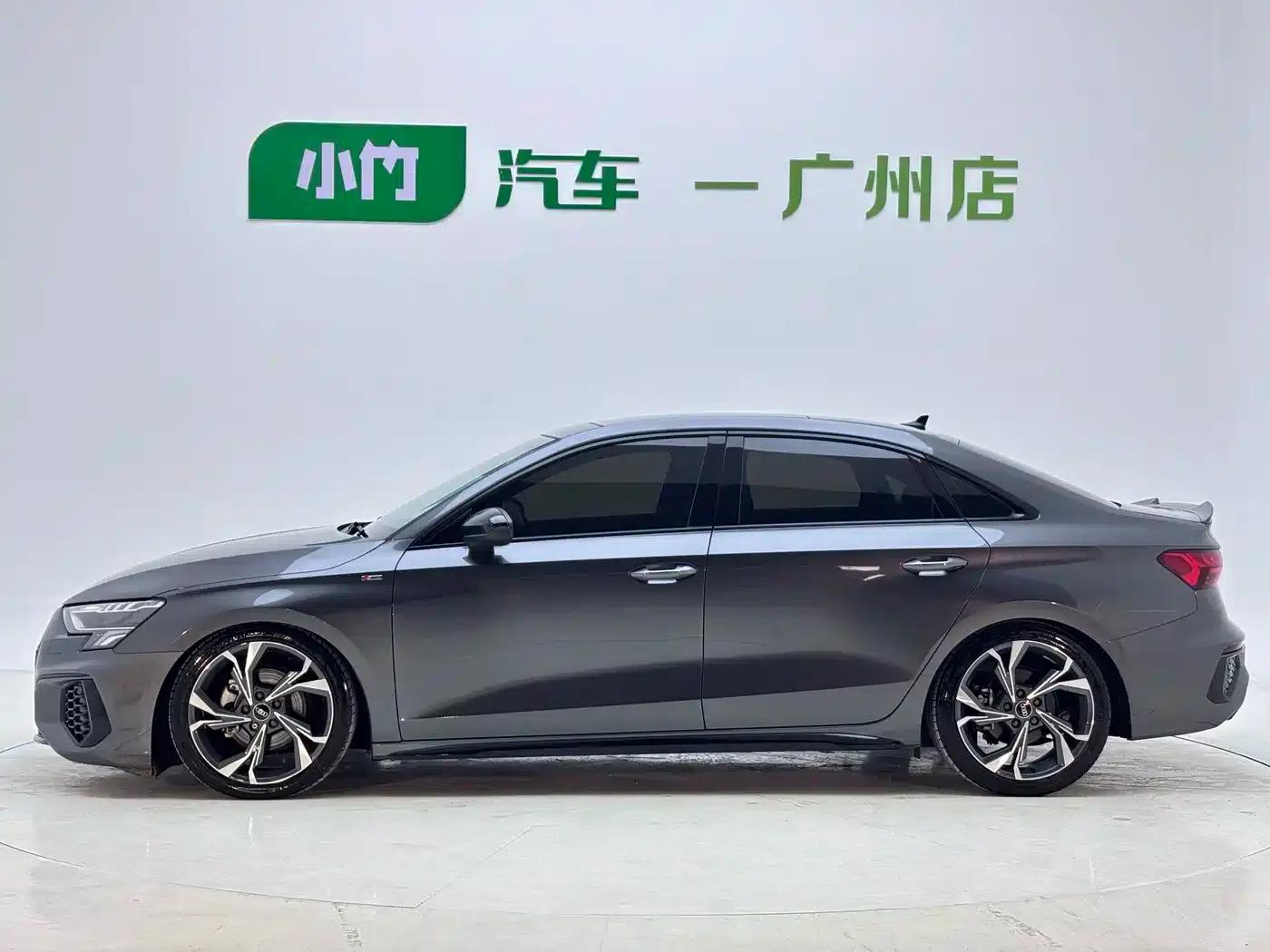 2022 Audi A3 A3L Limousine 35 TFSI Luxury Sport — миниатюра 3