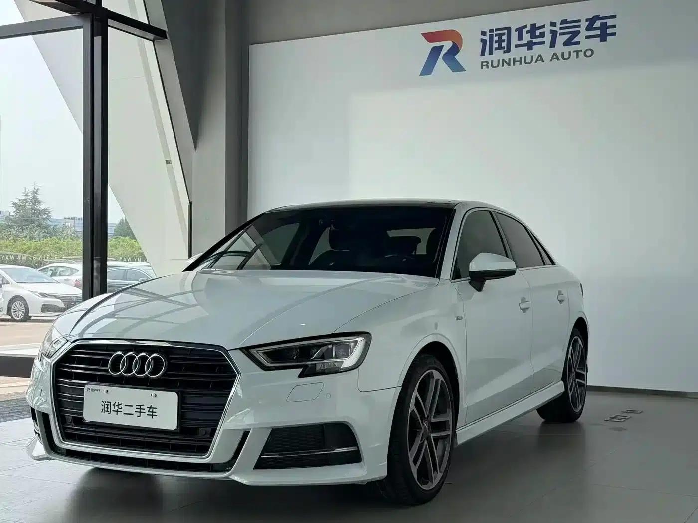 Audi A3 2018 30th Anniversary Edition Limousine 35 TFSI Sport — миниатюра 1