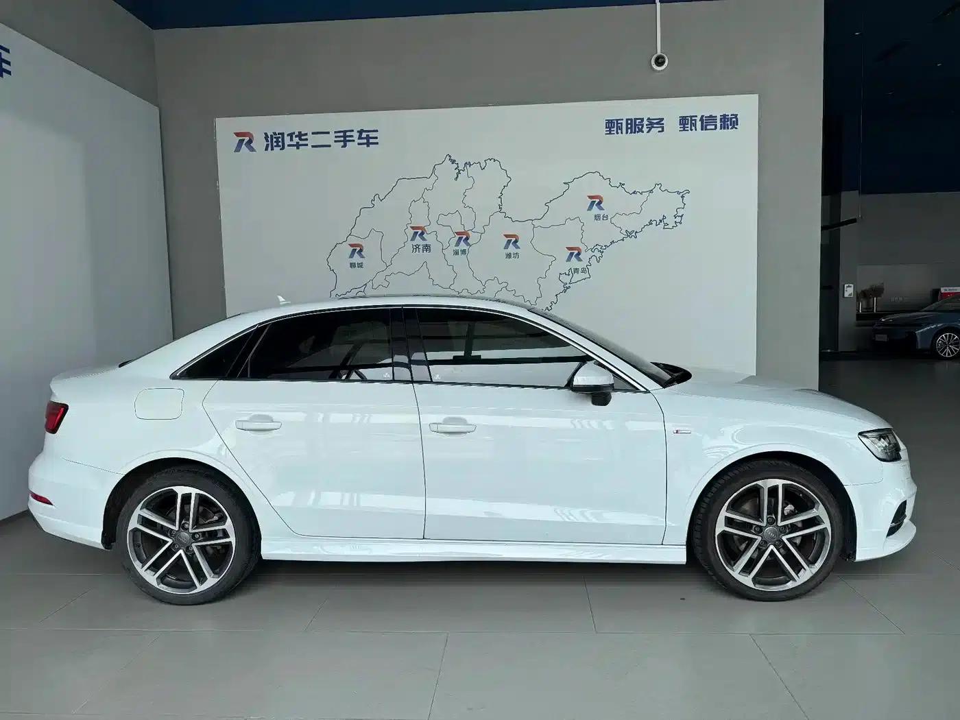Audi A3 2018 30th Anniversary Edition Limousine 35 TFSI Sport — миниатюра 3