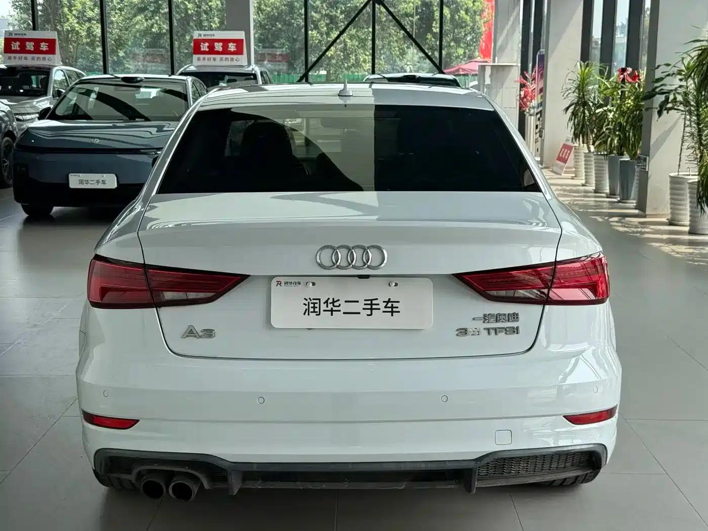 Audi A3 2018 30th Anniversary Edition Limousine 35 TFSI Sport — миниатюра 4
