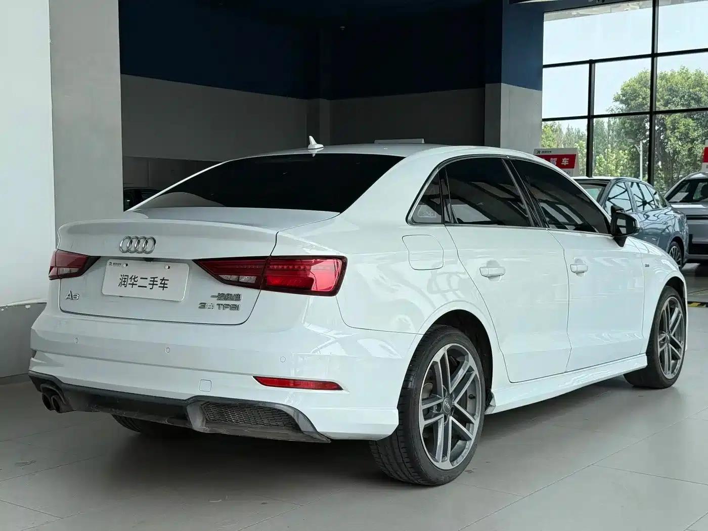 Audi A3 2018 30th Anniversary Edition Limousine 35 TFSI Sport — миниатюра 5