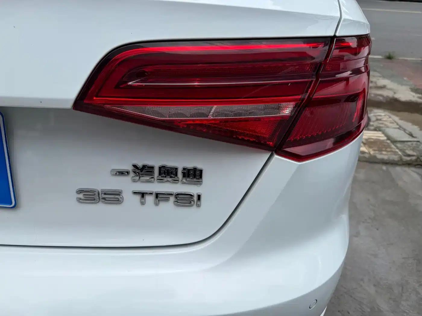 Audi A3 2018 30th Anniversary Edition Sportback 35 TFSI Progressive — миниатюра 14