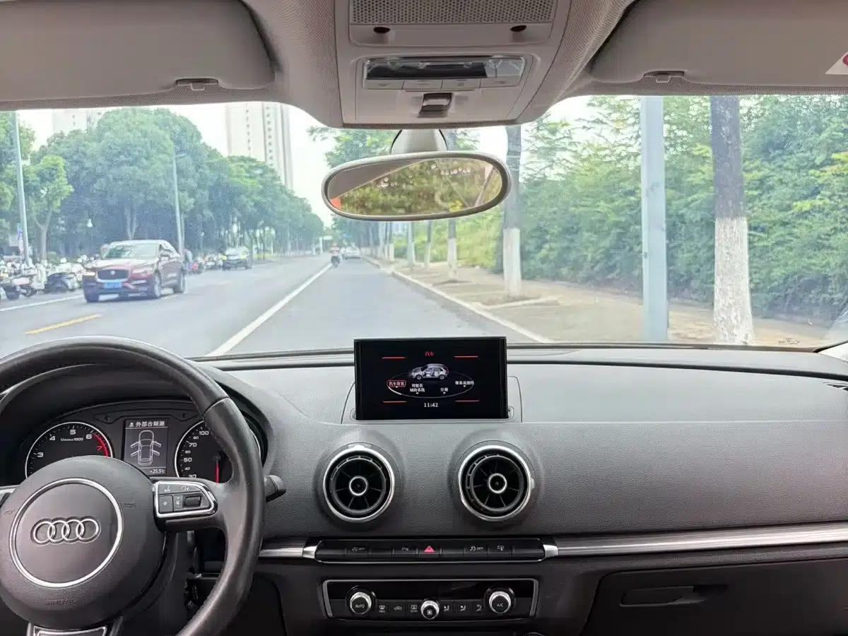 Audi A3 2014 Sportback 35 TFSI Automatic Comfort — миниатюра 4