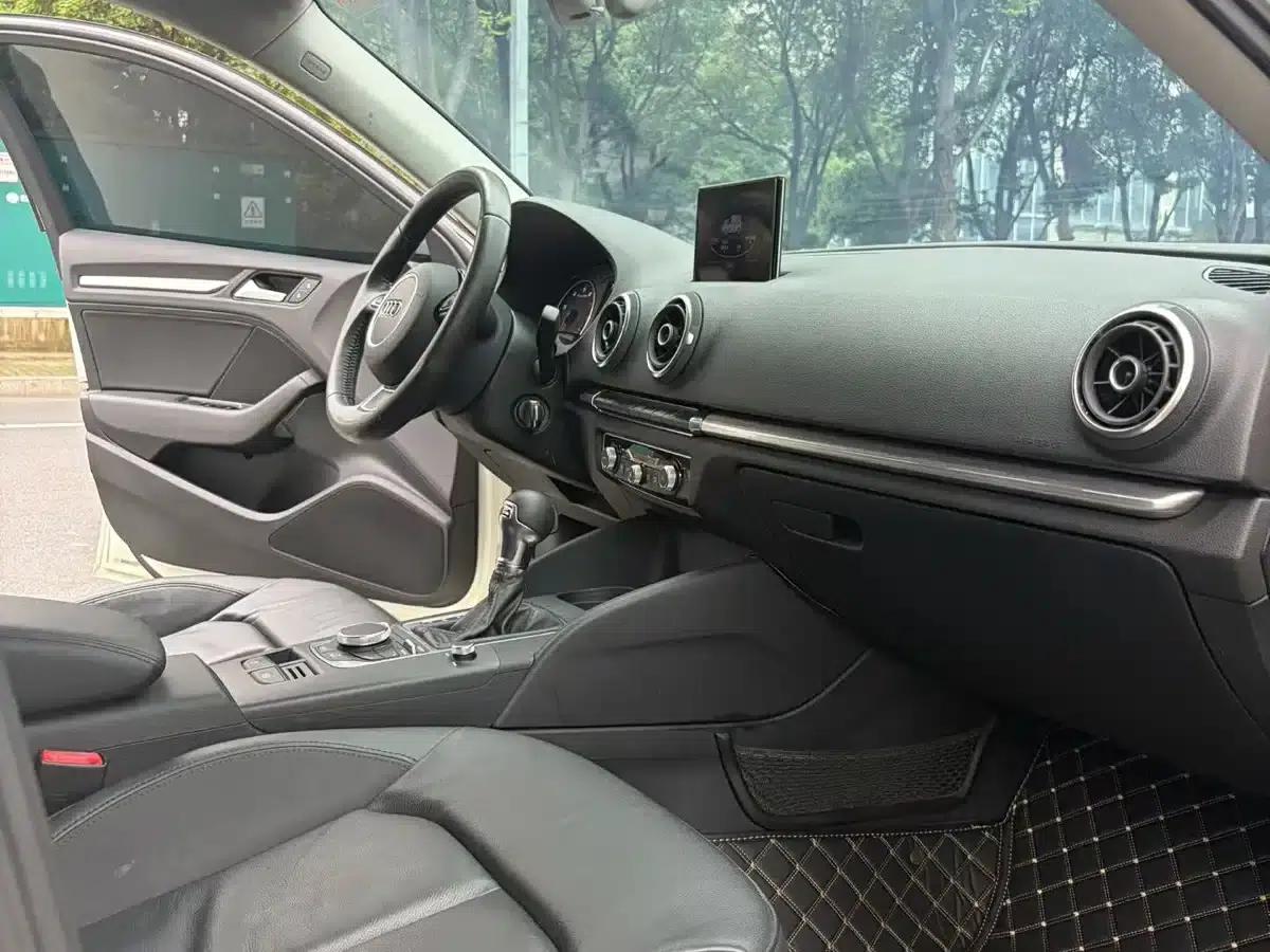 Audi A3 2014 Sportback 35 TFSI Automatic Comfort — миниатюра 5