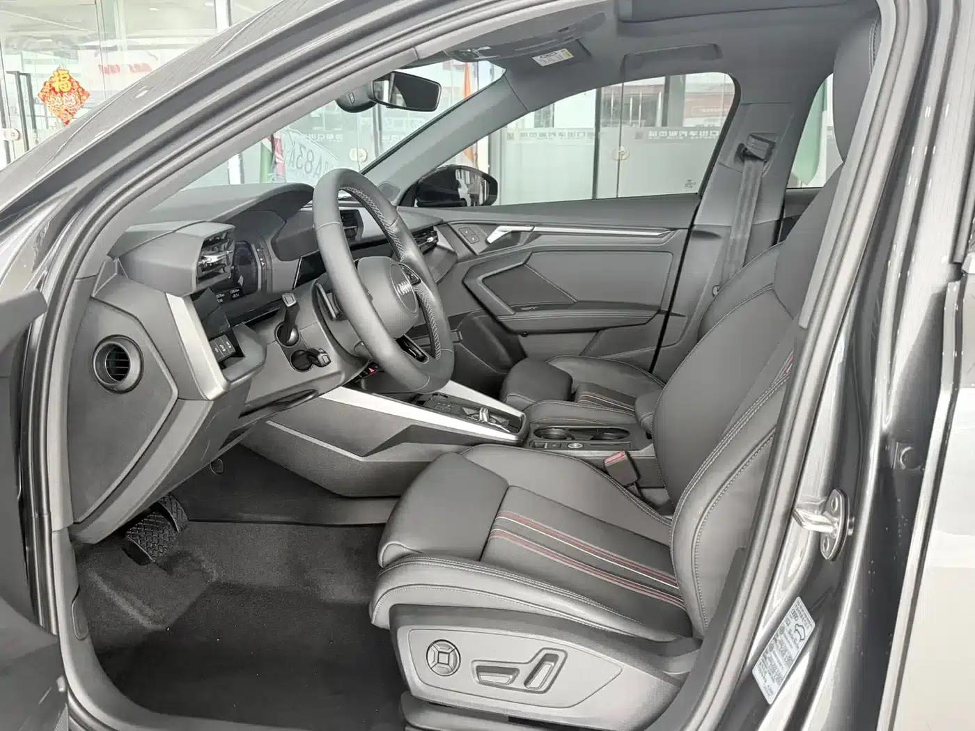 Audi A3 2023 Sportback 35 TFSI Fashion Sport — миниатюра 4