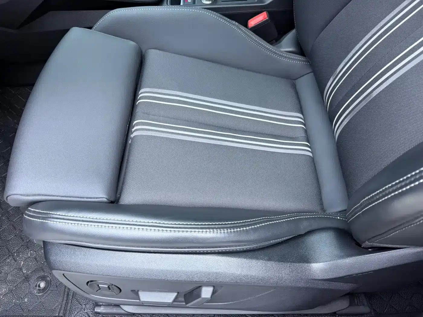 Audi A3 2023 Facelift Sportback 35 TFSI Fashion Sporty Model — миниатюра 18