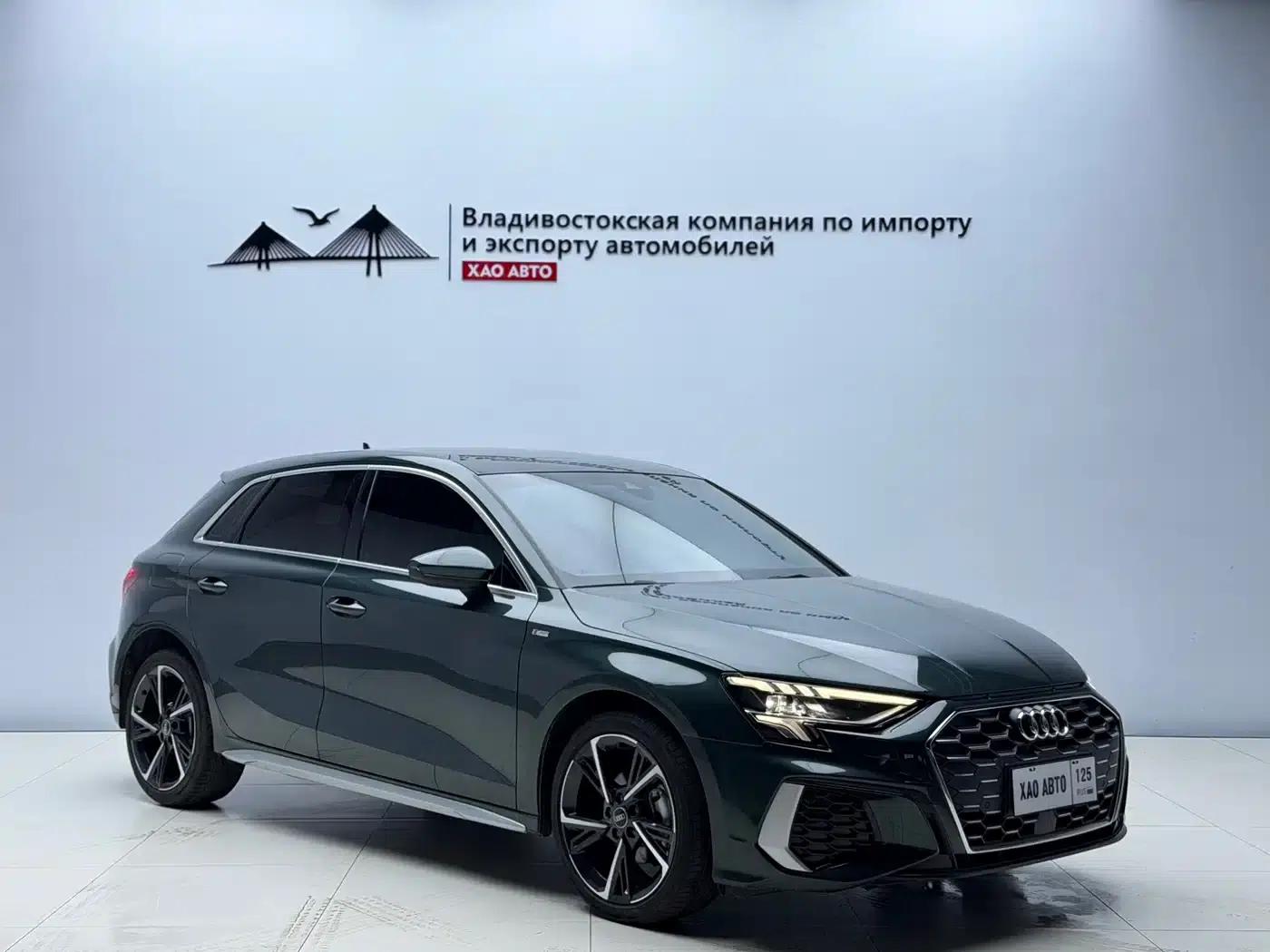 Audi A3 2023 Facelift Sportback 35 TFSI Fashion Sporty Model — миниатюра 3