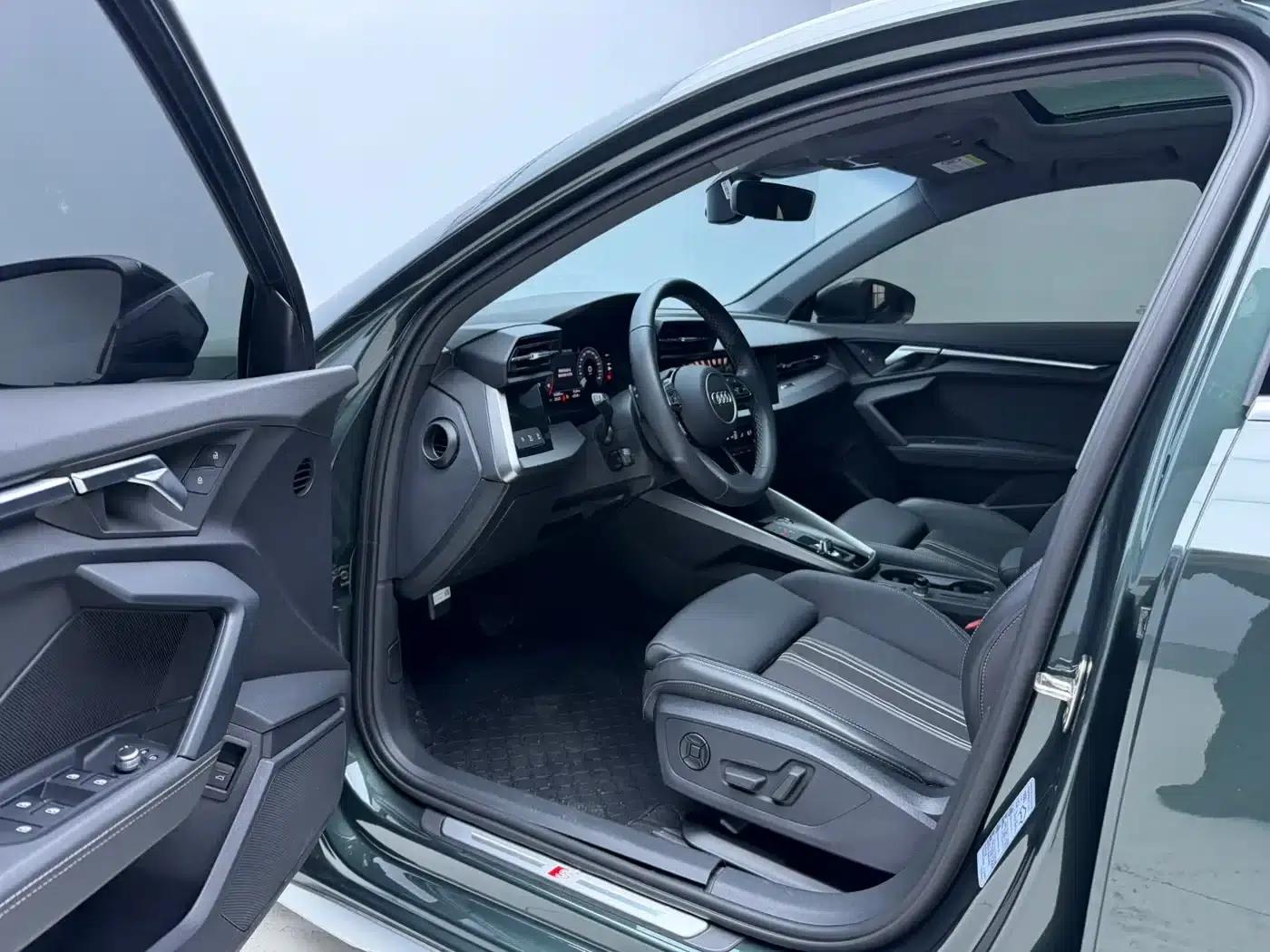 Audi A3 2023 Facelift Sportback 35 TFSI Fashion Sporty Model — миниатюра 21