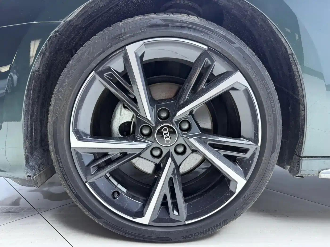 Audi A3 2023 Facelift Sportback 35 TFSI Fashion Sporty Model — миниатюра 8