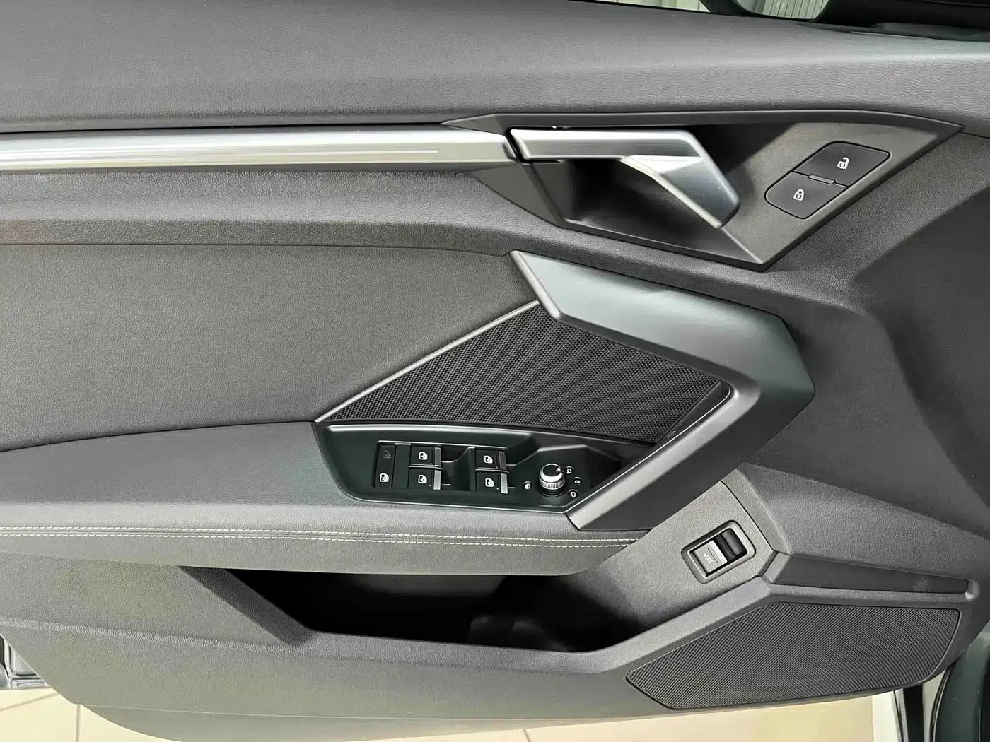 Audi A3 2023 Facelift A3L Limousine 35 TFSI Sporty Edition — миниатюра 8