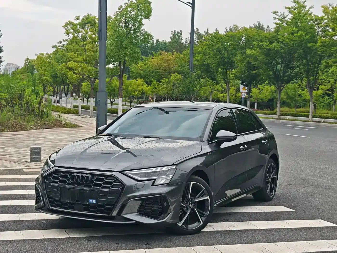 Audi A3 2023 Facelift Sportback 35 TFSI Fashion Sporty Model — миниатюра 1