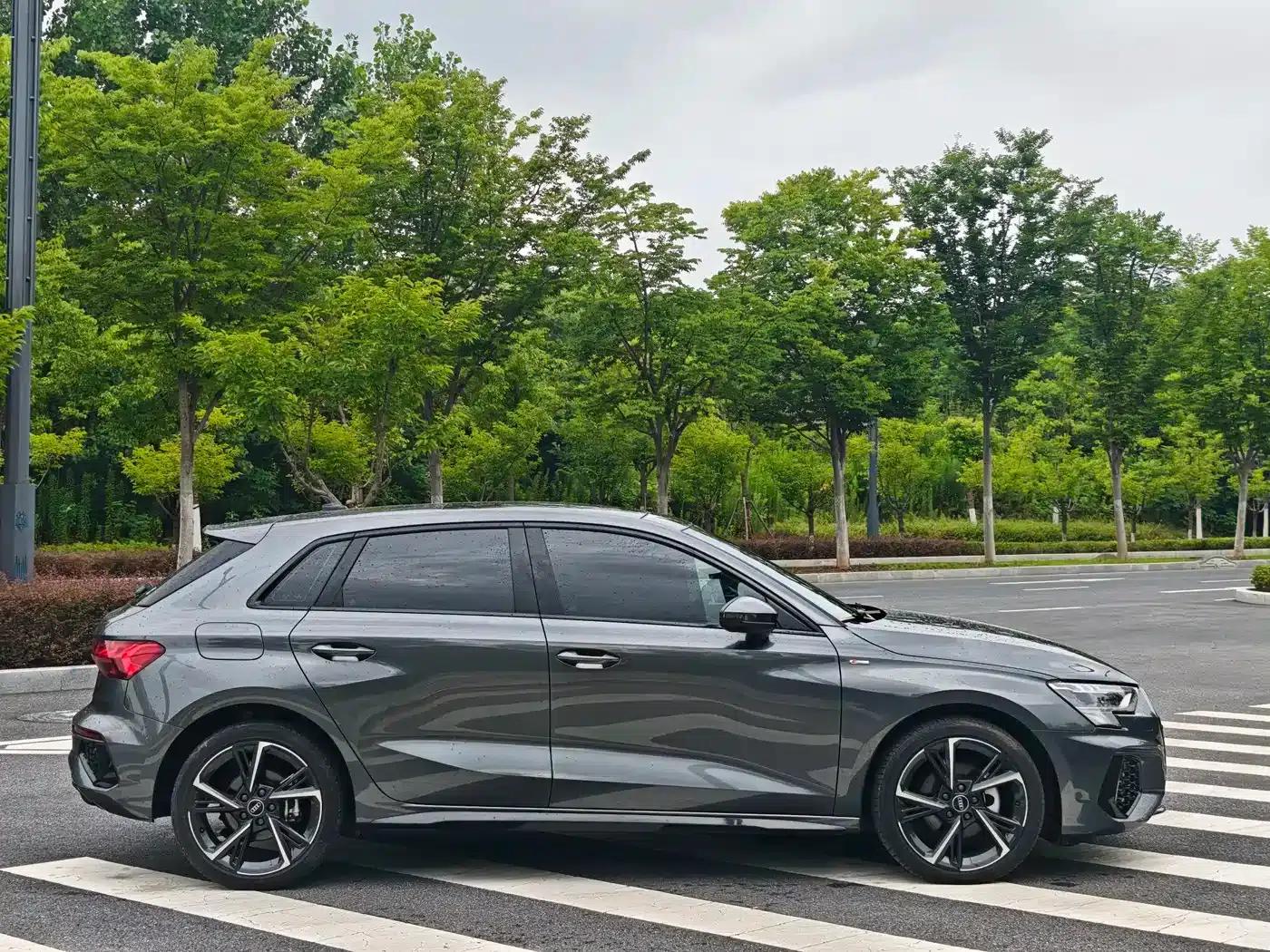Audi A3 2023 Facelift Sportback 35 TFSI Fashion Sporty Model — миниатюра 3