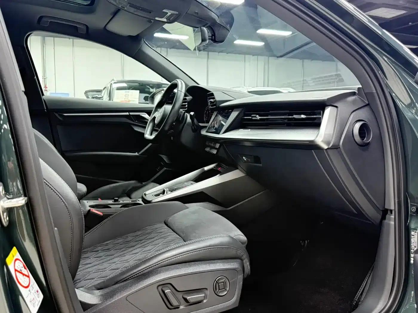 2023 Audi A3 A3L Limousine 35 TFSI Luxury Sport — миниатюра 19