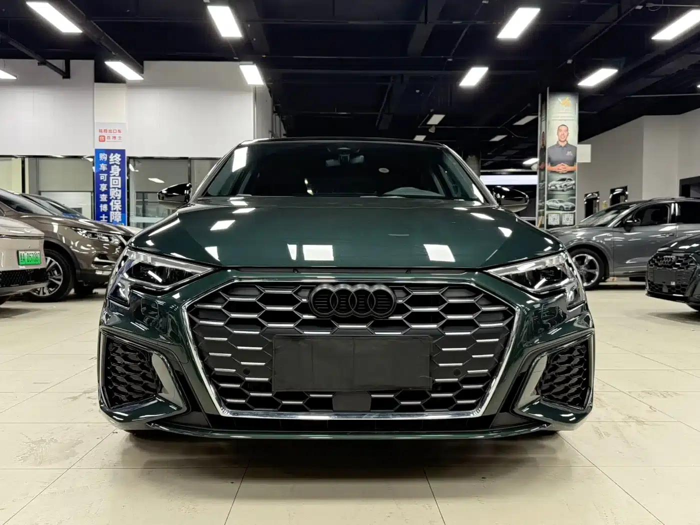 2023 Audi A3 A3L Limousine 35 TFSI Luxury Sport — миниатюра 3