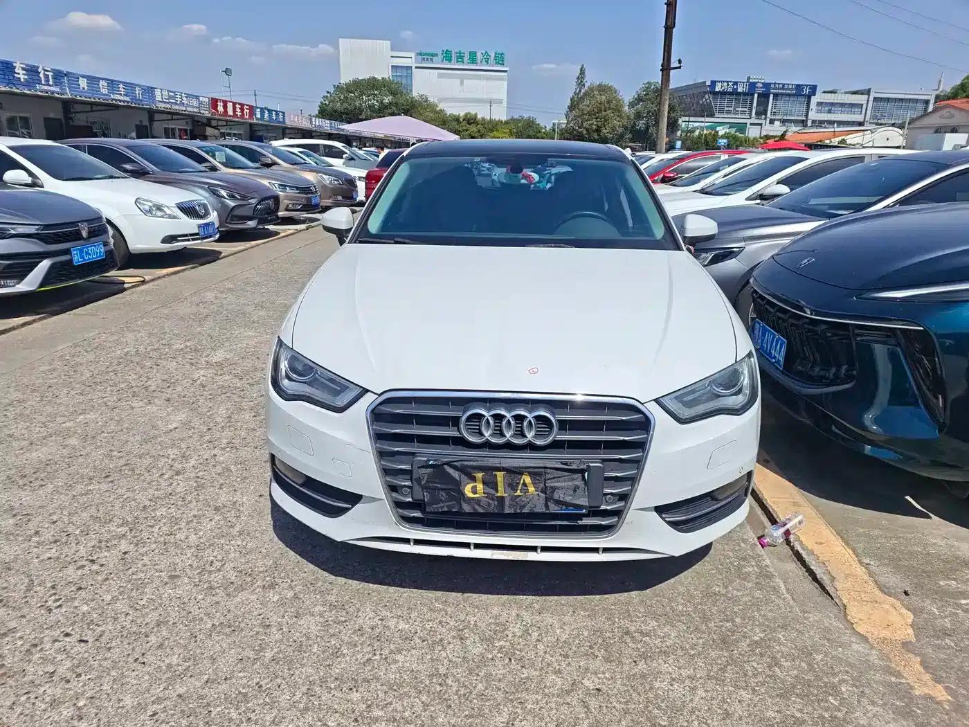 Audi A3 2014 Sportback 35 TFSI Automatic Comfort — миниатюра 2