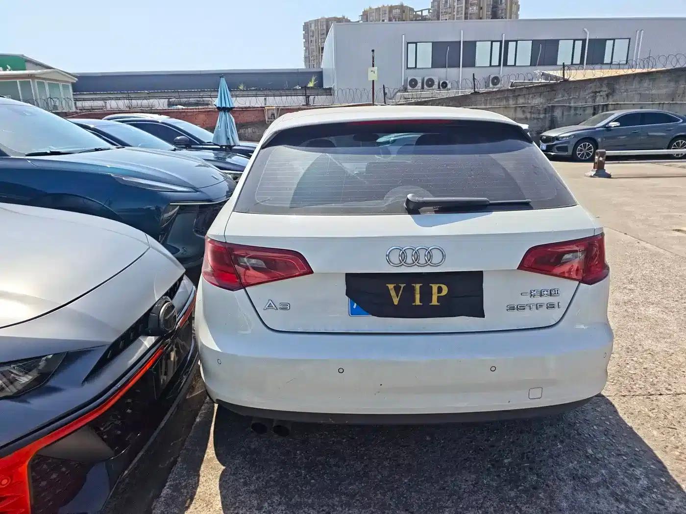 Audi A3 2014 Sportback 35 TFSI Automatic Comfort — миниатюра 13