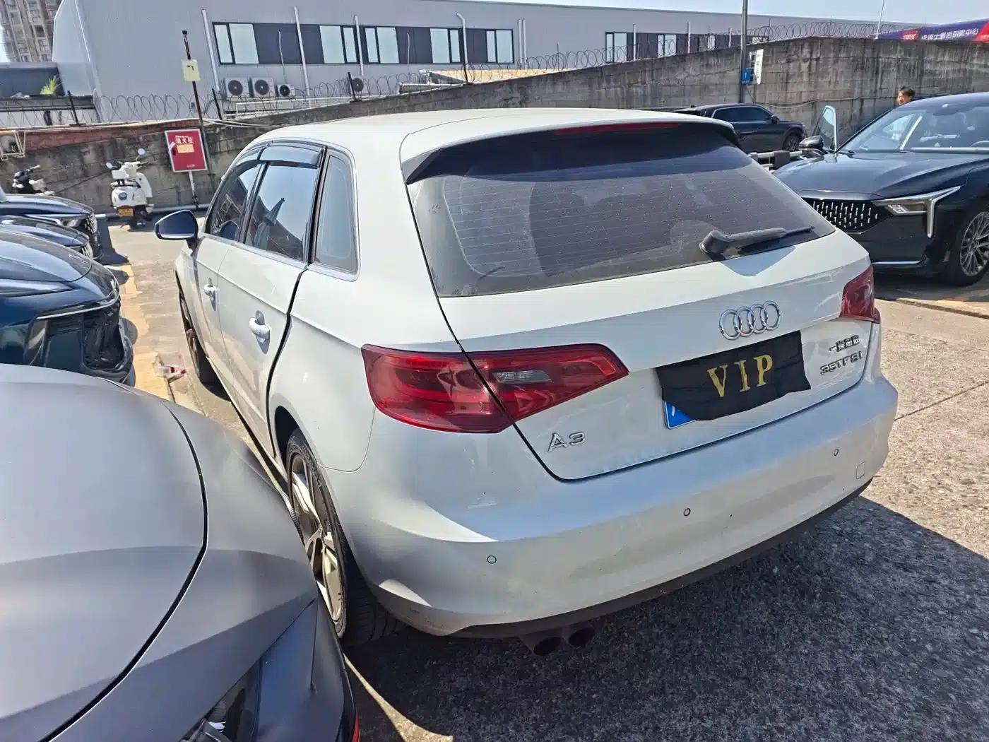 Audi A3 2014 Sportback 35 TFSI Automatic Comfort — миниатюра 14