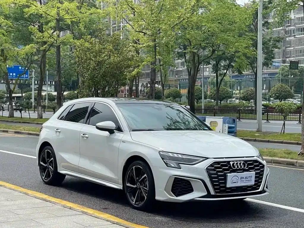 Audi A3 2023 Facelift Sportback 35 TFSI Fashion Sporty Model — миниатюра 3
