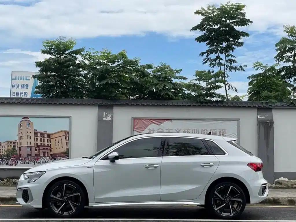 Audi A3 2023 Facelift Sportback 35 TFSI Fashion Sporty Model — миниатюра 7