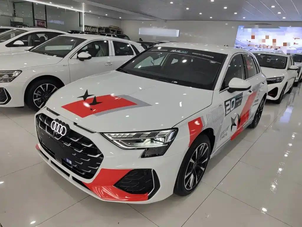 Audi A3 2026 Sportback 35TFSI Flying Spur Enjoyment Edition — миниатюра 1