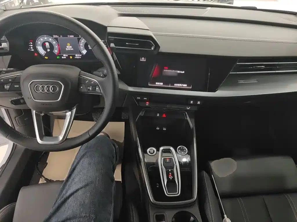 Audi A3 2026 Sportback 35TFSI Flying Spur Enjoyment Edition — миниатюра 6