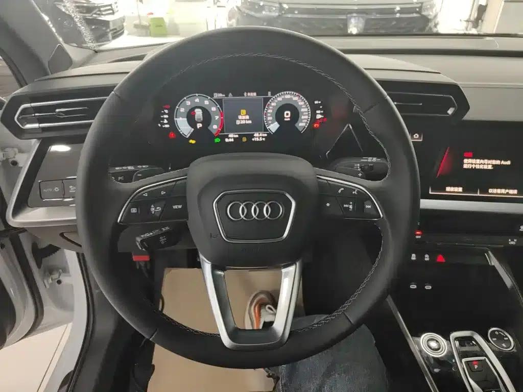 Audi A3 2026 Sportback 35TFSI Flying Spur Enjoyment Edition — миниатюра 7